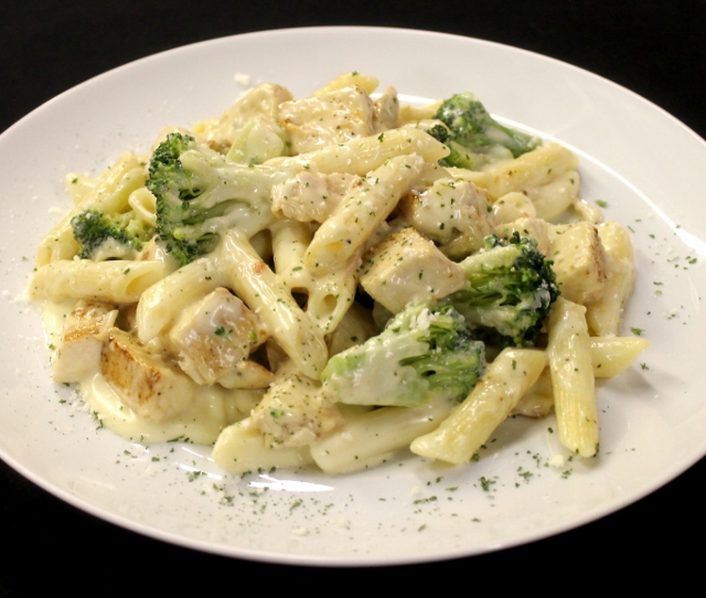 Chicken Brocolli Alfredo